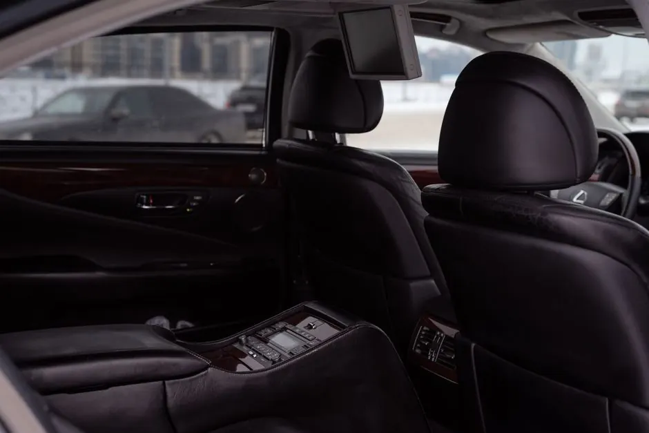 Airport Limo Service in Trinity